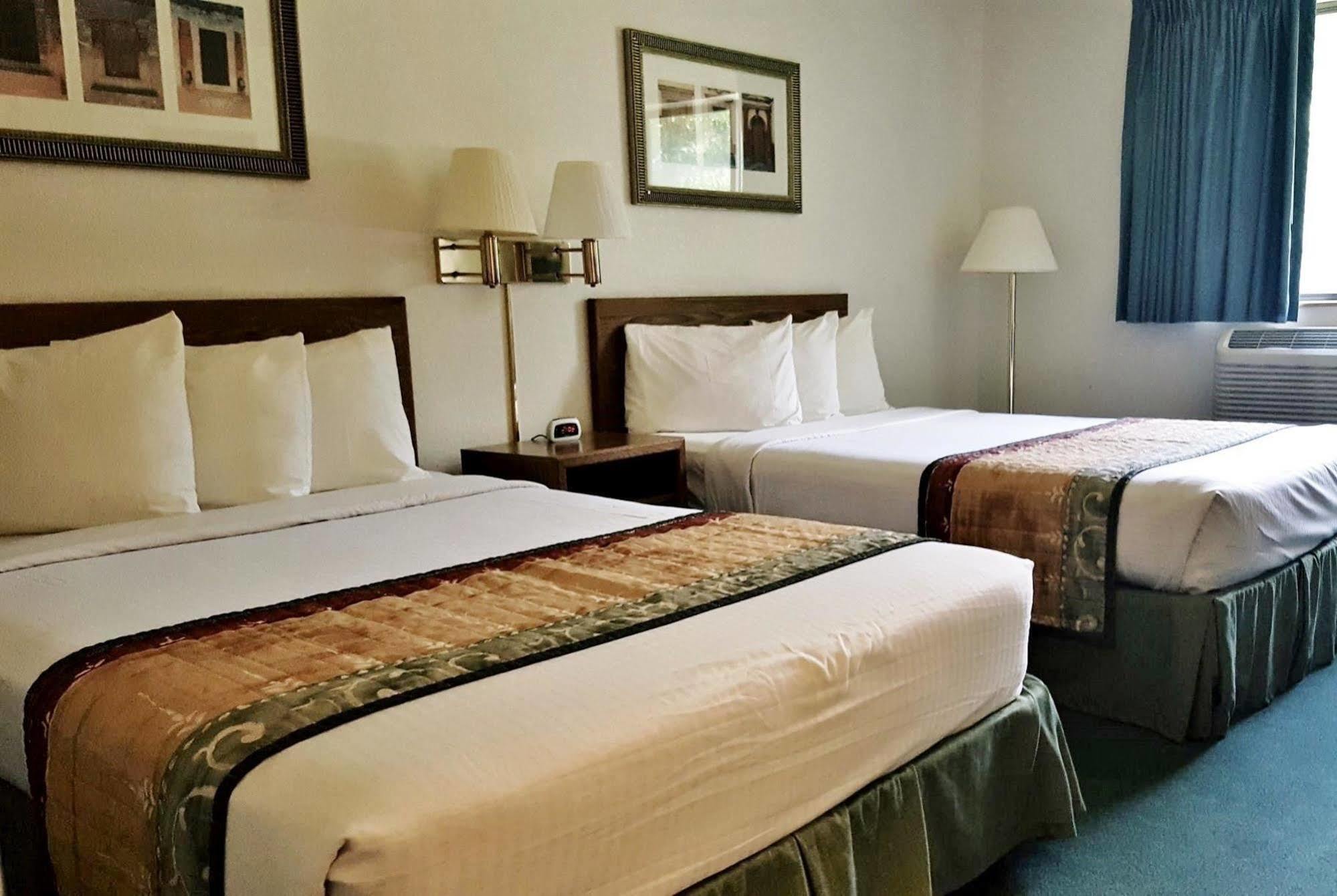 Americas Best Value Inn & Suites Cassville Roaring River Ngoại thất bức ảnh